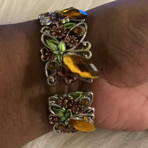 Lovely Colorful Butterfly Open Bracelet - Picture 16 of 16